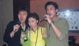 靳东的母亲照片