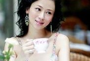 查找翁虹资料,从影视明星到慈善家，跨越人生的多面手