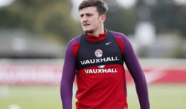 马奎尔个人资料,足球场上的璀璨明星，从青涩少年到世界级后卫的成长之路